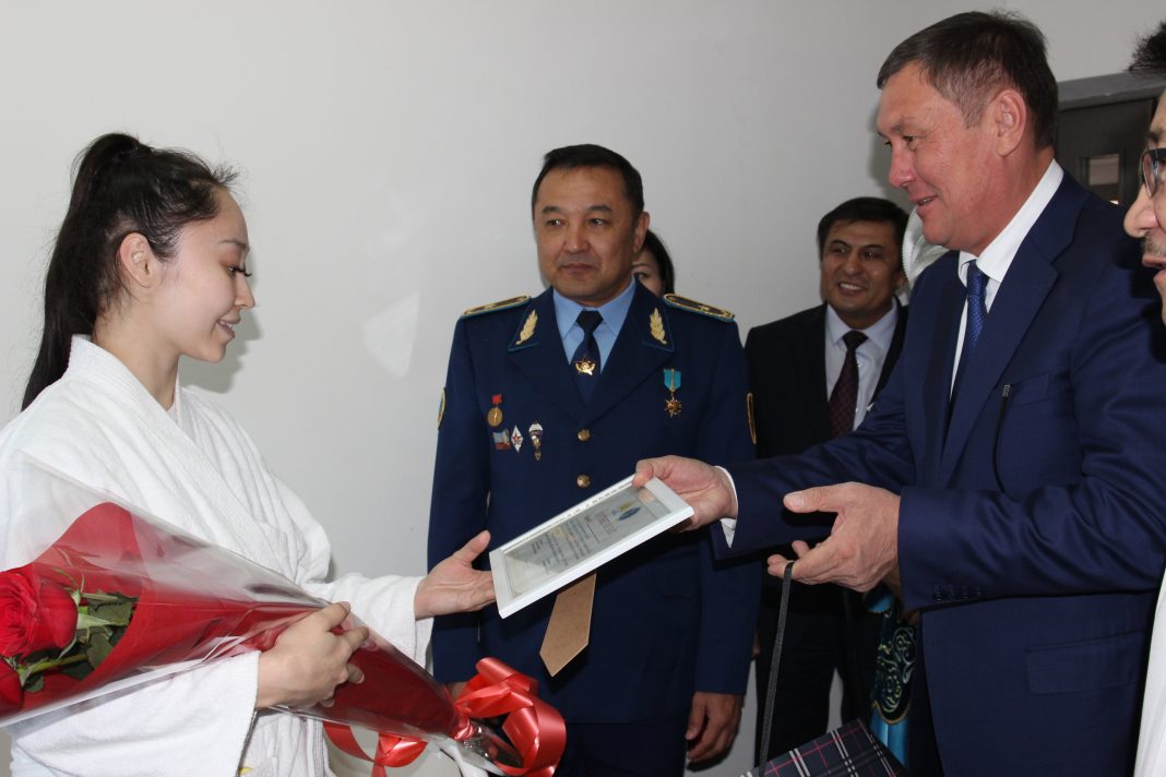 عارىشكەر قالا كۇنىندە تۋعان نارەستەلەرگە باتا بەردى