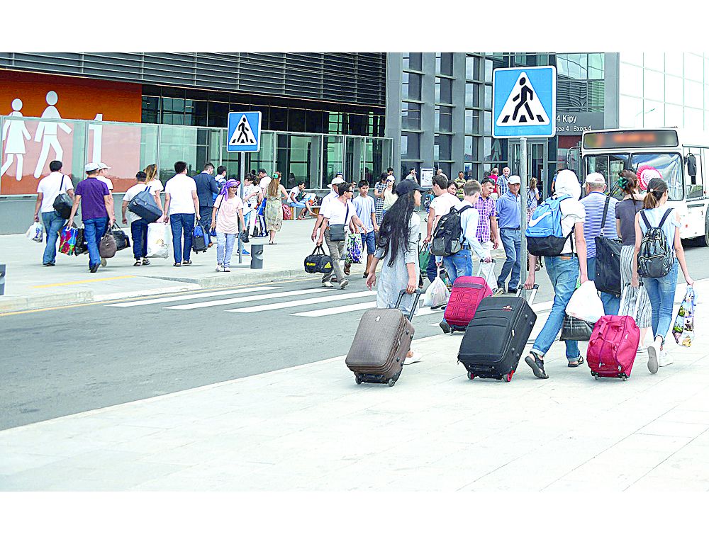 سولتۇستىكتەگى تەرىس سالدو نەمەسە كورشى ەلگە قونىس اۋدارۋشىلار نەگە كوپ؟