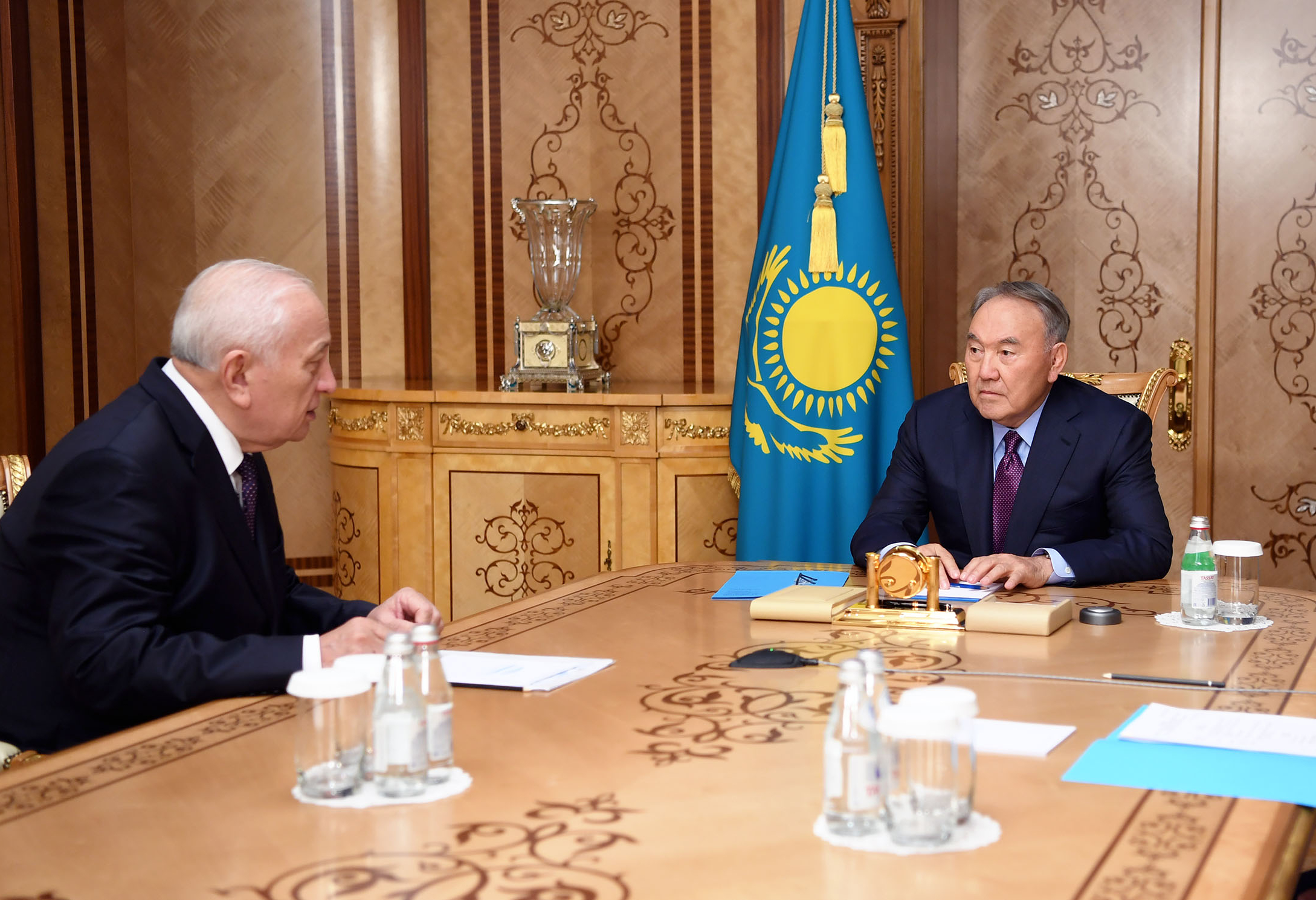 ەلباسى ۇلتتىق عىلىم اكادەمياسىنىڭ پرەزيدەنتى مۇرات جۇرىنوۆتى قابىلدادى