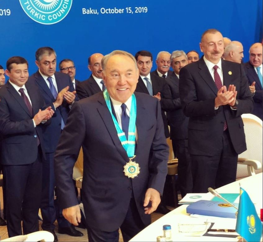 ەلباسى تۇركى الەمىنىڭ جوعارى وردەنىمەن ماراپاتتالدى