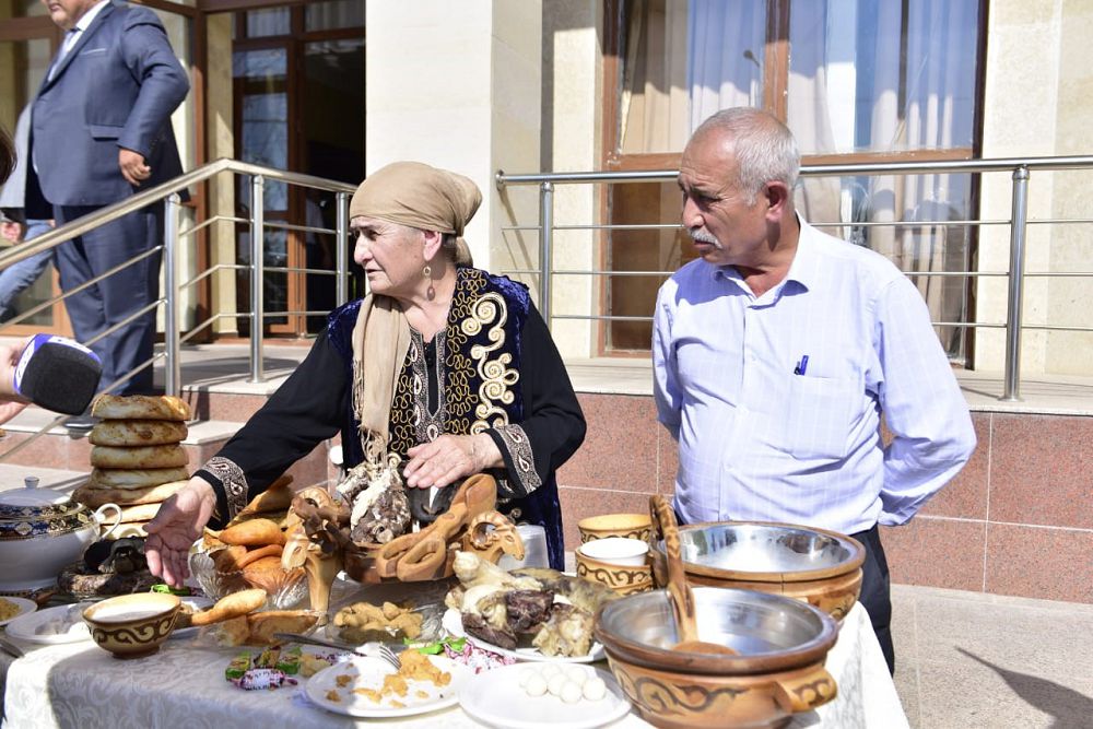 قازاق داستارقانىنان ءدام تاتتى