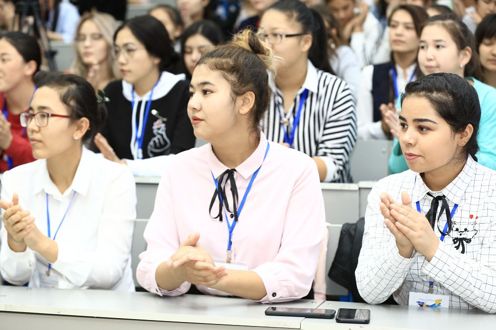 ستۋدەنتتەرگە جەمقورلىقپەن كۇرەسۋ جولدارى ءتۇسىندىرىلدى