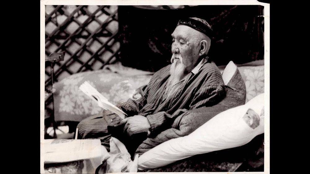 جەتى ونەر قونعان جامپوزىم