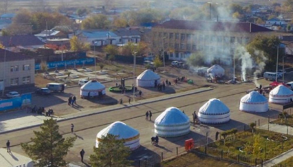  ۇلىتاۋىن  ۇلىقتاپ, اقىنىن ارداقتادى