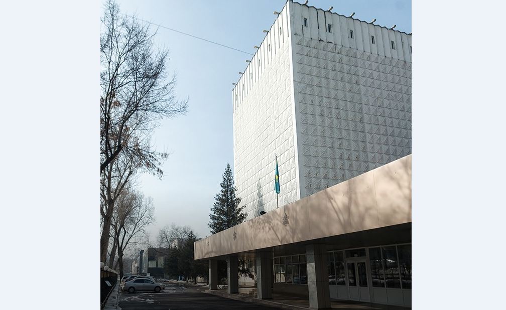 پرەزيدەنت ارحيۆىنە – 25 جىل