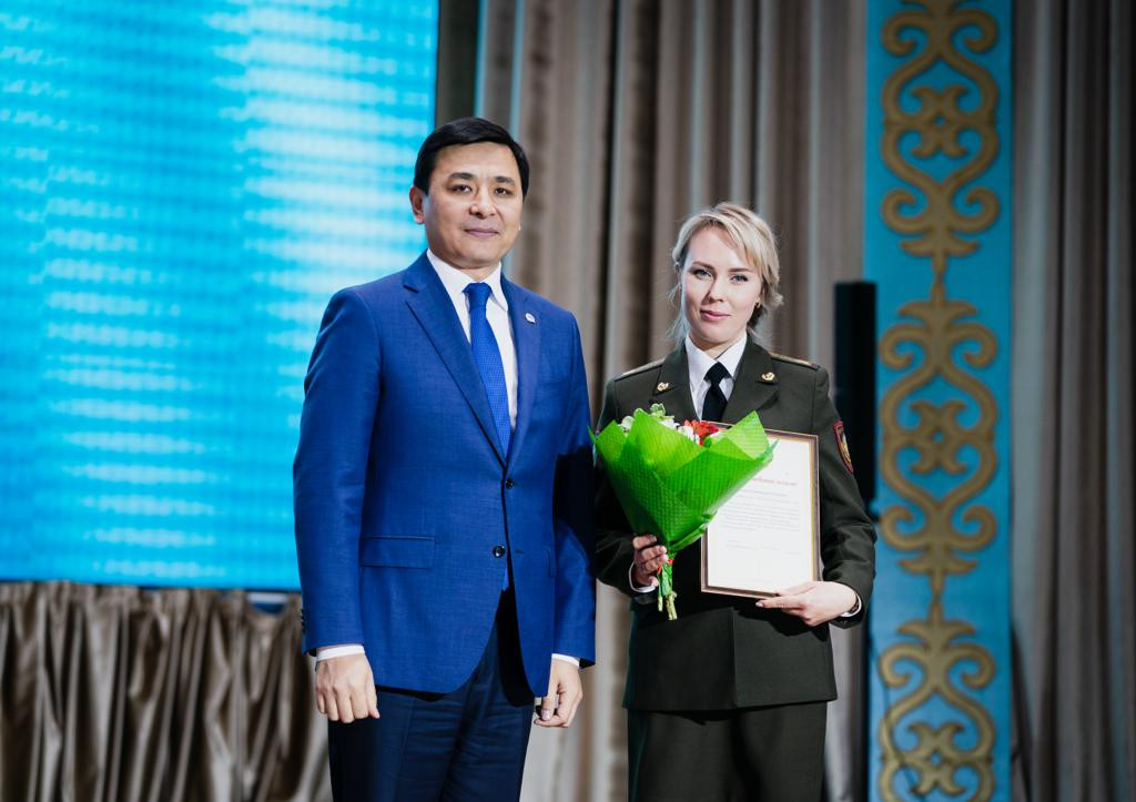 ەلوردادا قۇتقارۋشىلار كۇنىنە ارنالعان سالتاناتتى شارا ءوتتى