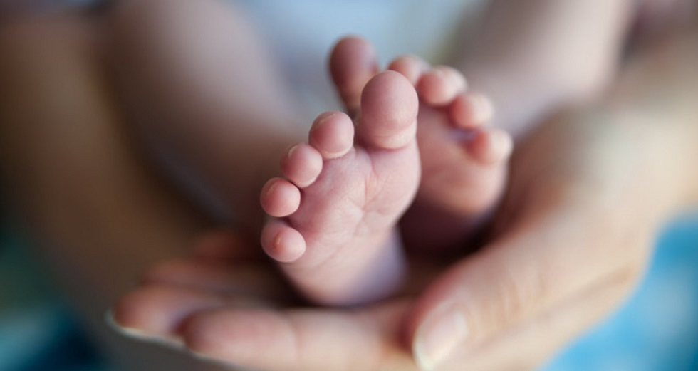 ەلىمىزدە «ەكو تۇتىكشە ارقىلى» تۋعان تۇڭعىش قىز انا اتاندى