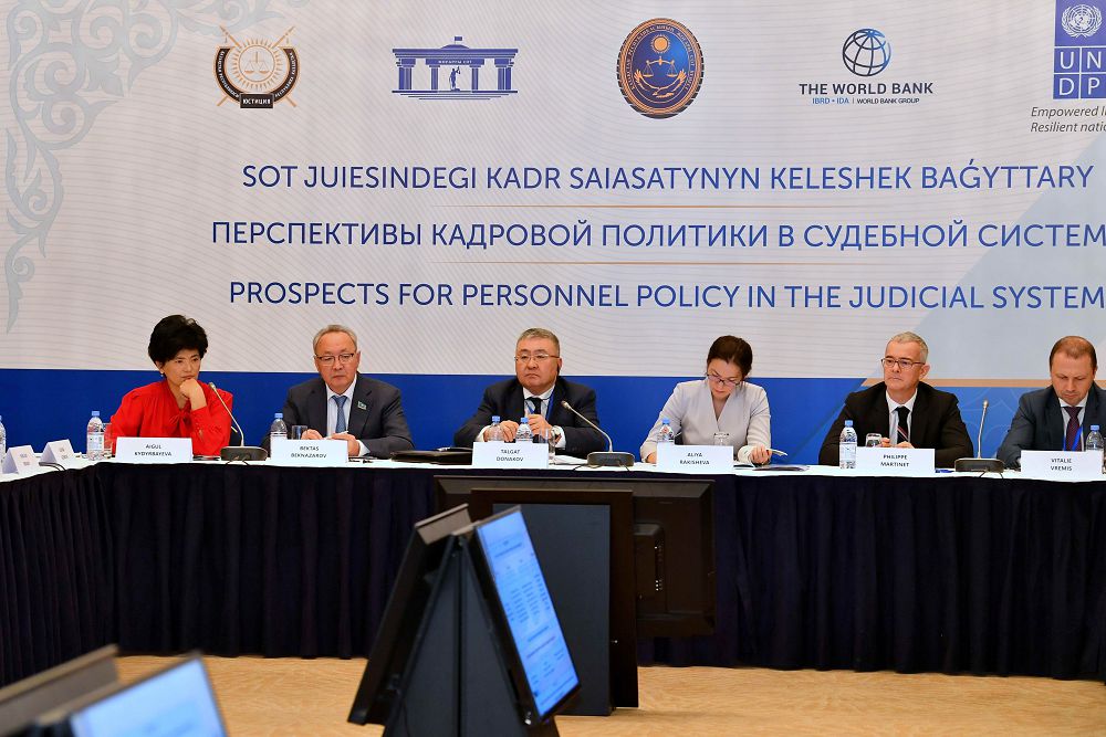 ب.بەكنازاروۆ سوت كەڭەسى ۇيىمداستىرعان دوڭگەلەك ۇستەلگە قاتىستى