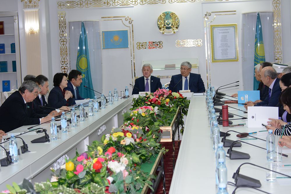 مىرزاتاي جولداسبەكوۆتىڭ جاڭا تۋىندىلارىنىڭ تۇساۋكەسەرى ءوتتى