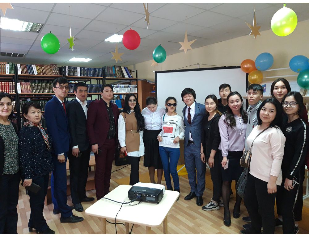 كوزدەرى عارىپ بولعانمەن,  كوڭىلدەرى جارىق