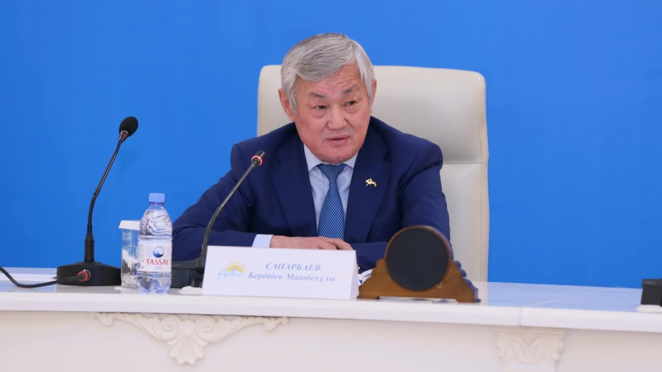 ۇكىمەتتە زەينەتاقى ماسەلەلەرى تالقىلاندى