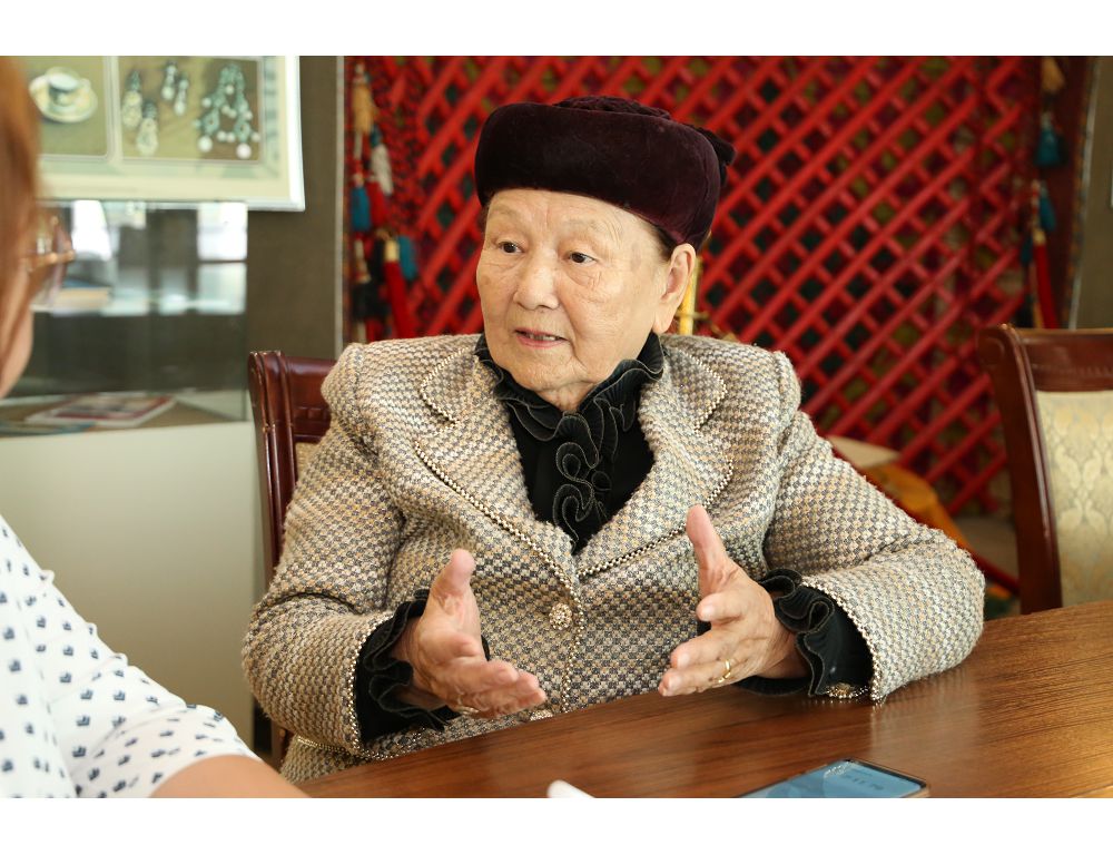 ورىنشا قارابالينا: ءاربىر كۇنىمىز باقىتقا تولى بولدى