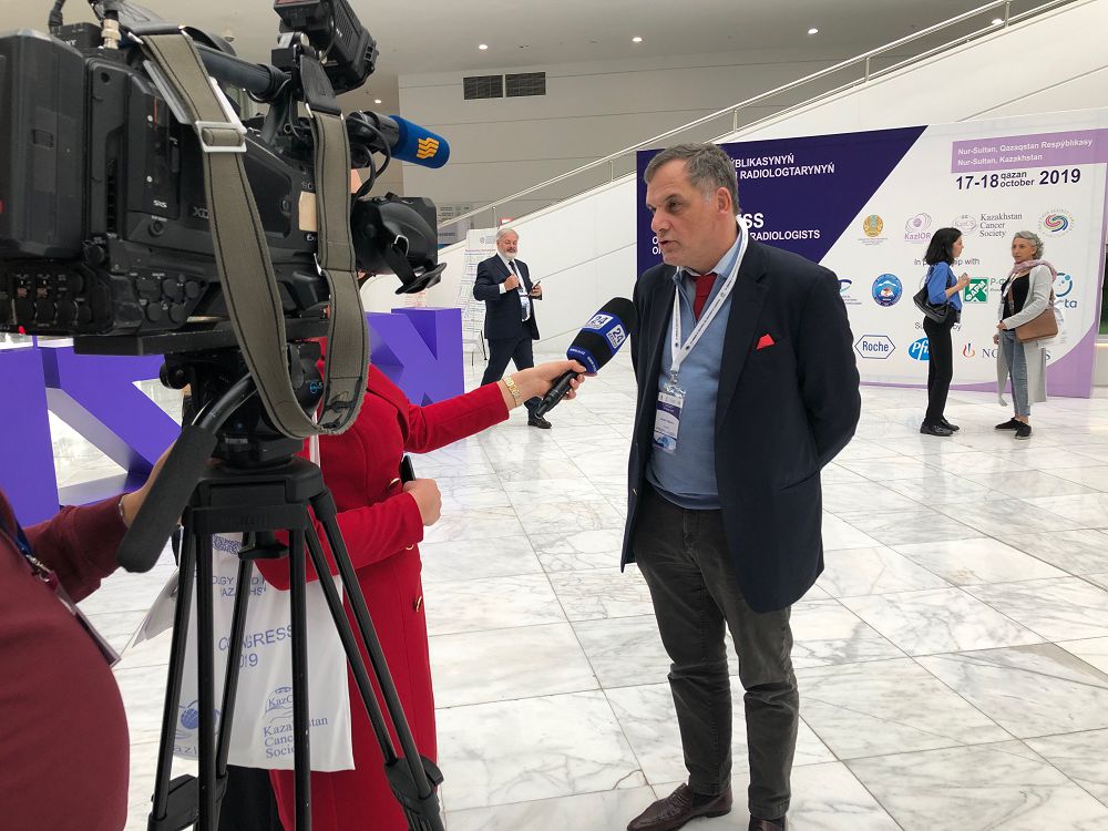 ونكولوگيا سالاسىنداعى ساراپشىلار وبىردى ەمدەۋدىڭ وزىق يننوۆاتسيالىق تەحنولوگيالارىن العا تارتتى