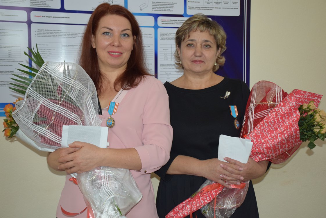 تىكۇشاقتى قۇلاتپاي امان الىپ قالعان قوس ايەل دارىگەر