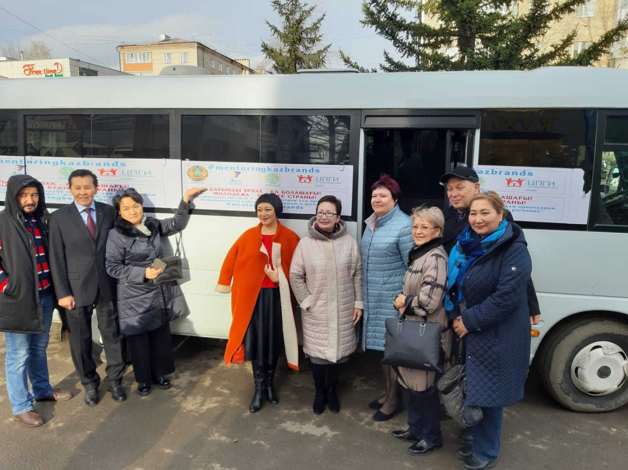 تالىمگەرلەردىڭ جاستار ومىرىندەگى ءرولى