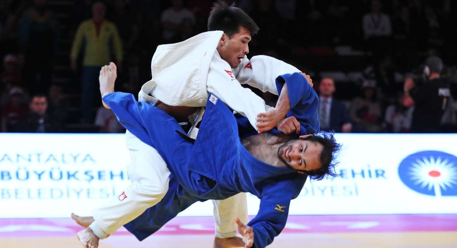 دزيۋدو: عۇسمان قىرعىزباەۆ ءابۋ-دابيدە توپ جاردى