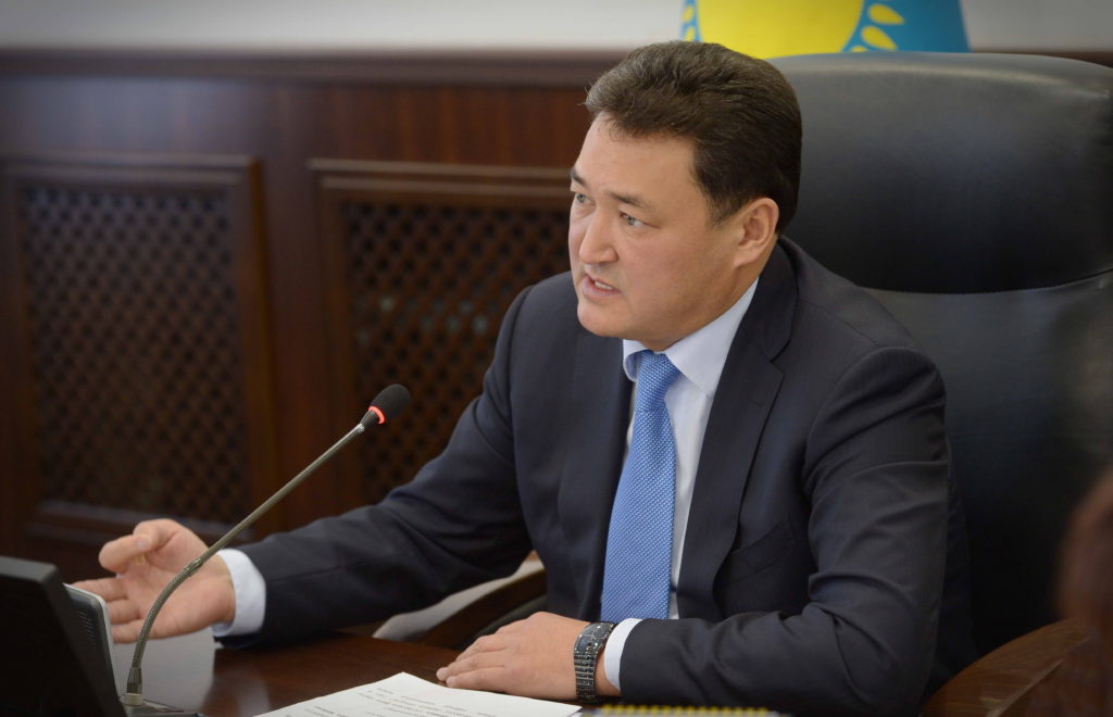 بولات باقاۋوۆ ءوڭىر تۇرعىندارىن قابىلدادى