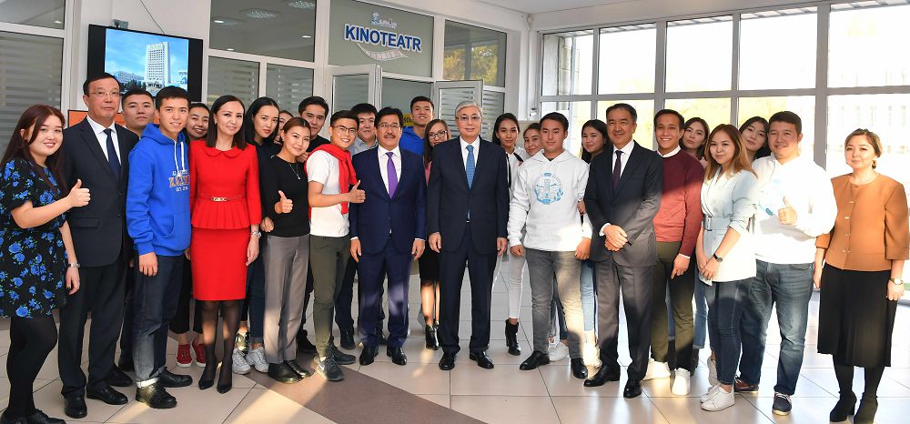 مەملەكەت باسشىسى ءال-فارابي اتىنداعى قازاق ۇلتتىق ۋنيۆەرسيتەتىنە باردى