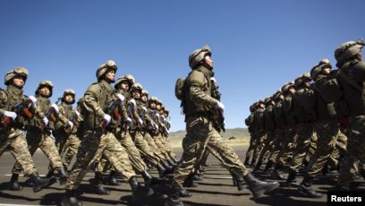 قازاقستاندىق اسكەريلەردىڭ جۇمىسى تياناقتى