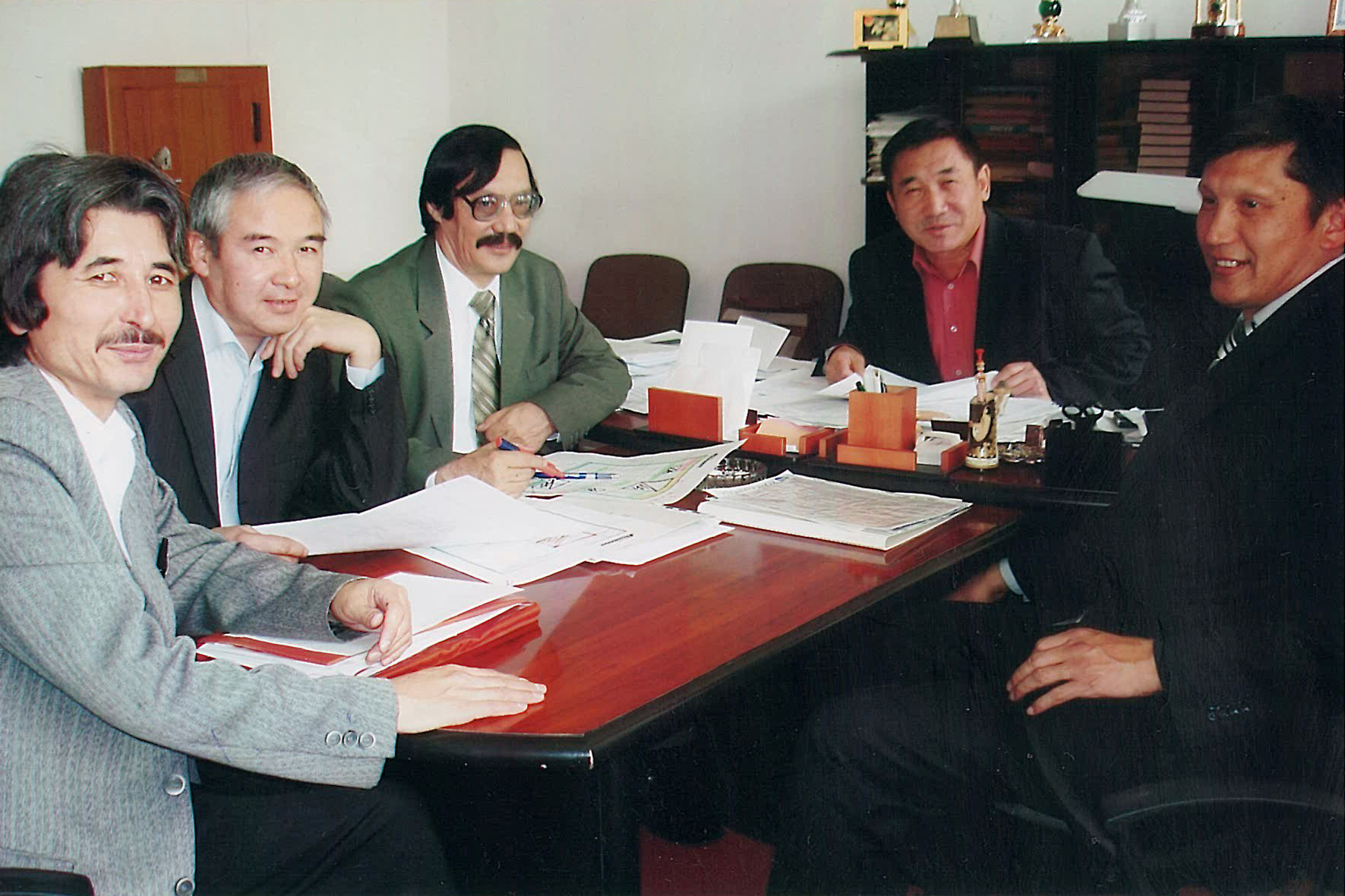 قالام اق قاعازدى اڭسايدى