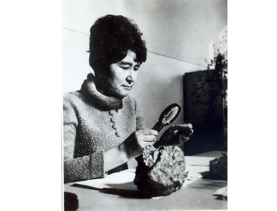 دارا تۋعان دانا ەدى