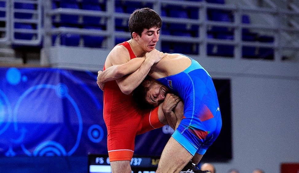 كۇرەس: فينالدا كىمدەر كۇرەسەدى؟