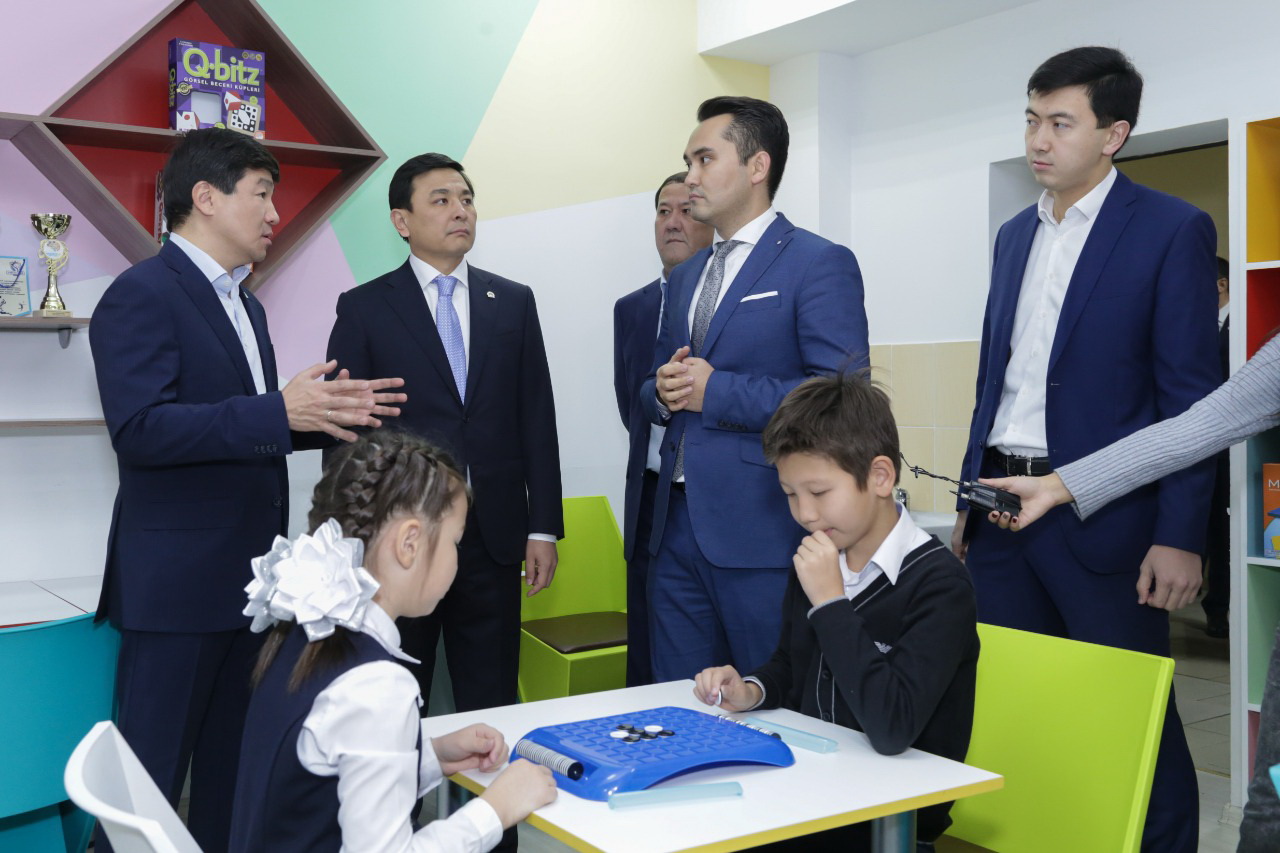 مۇعالىمدەرگە قولداۋ كورسەتۋ كۇشەيتىلەدى