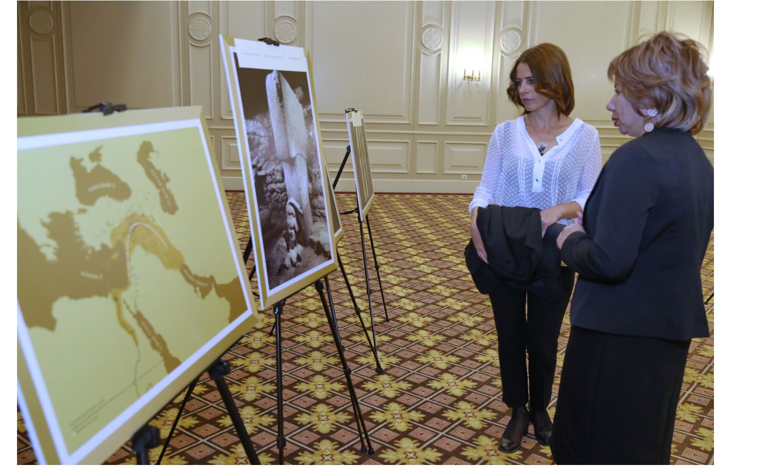 گوبەكلىتەپە كەشەنى تۋرالى  فوتوكورمە اشىلدى