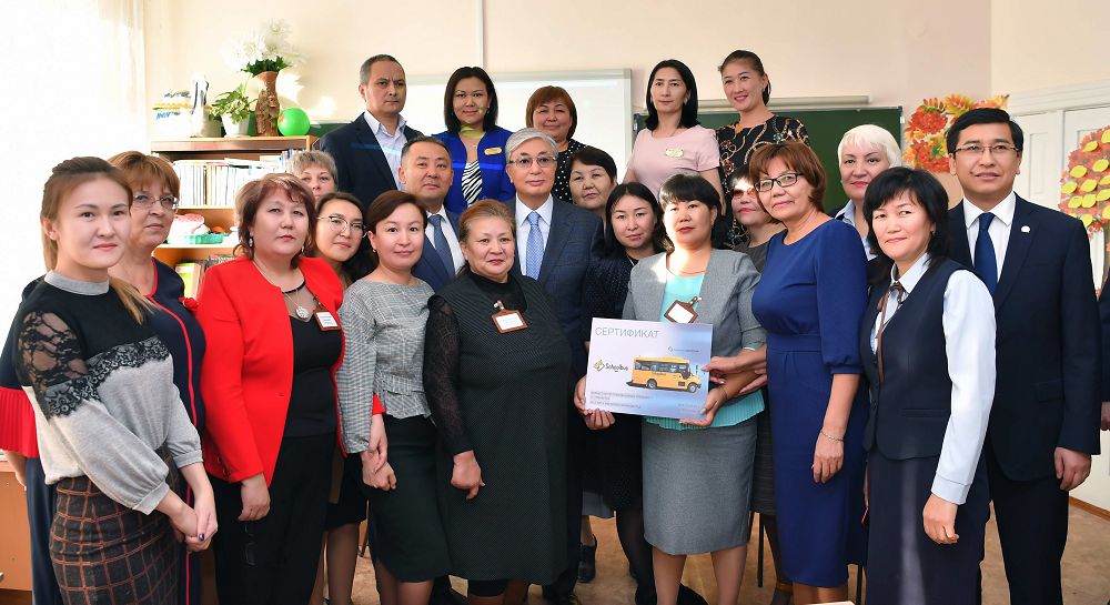 مەملەكەت باسشىسى ەلورداداعى №23 ورتا مەكتەپكە باردى