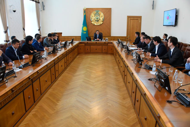 ب. ساعىنتاەۆ: تسيفرلىق تەحنولوگيانى قولداۋ مەن دامىتۋ ءۇشىن ءىت- كەڭەس قۇرامىز