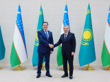 اسقار مامين وزبەكستان پرەزيدەنتى شاۆكات ميرزيەەۆپەن كەلىسسوزدەر وتكىزدى