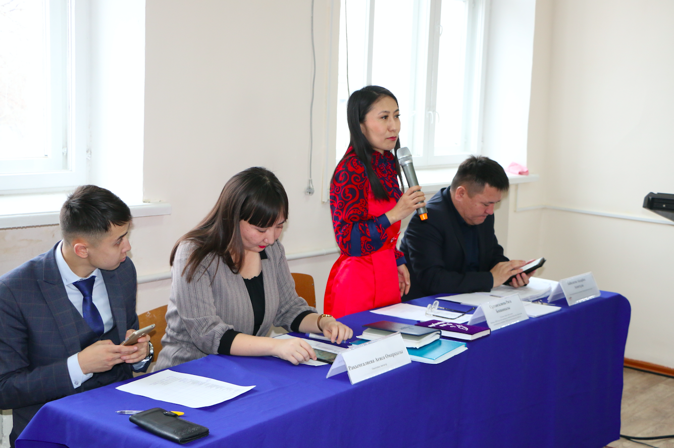 ورالدىق ستۋدەنتتەر ءابىشتىڭ ادەبي الەمىن ۇعۋدان جارىستى