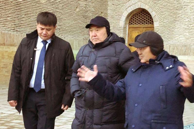 ەلباسى تۇركىستانداعى قۇرىلىس جۇمىستارىمەن تانىسادى