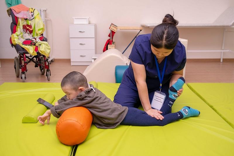 الەۋمەتتىك قىزمەت كورسەتۋ ورتالىعى ءار بالاعا جەكە ەمدەۋ جوسپارىن قۇرايدى