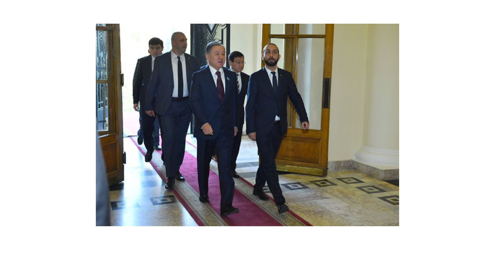 نۇرلان نىعماتۋلين ارارات ميرزويانمەن كەزدەستى