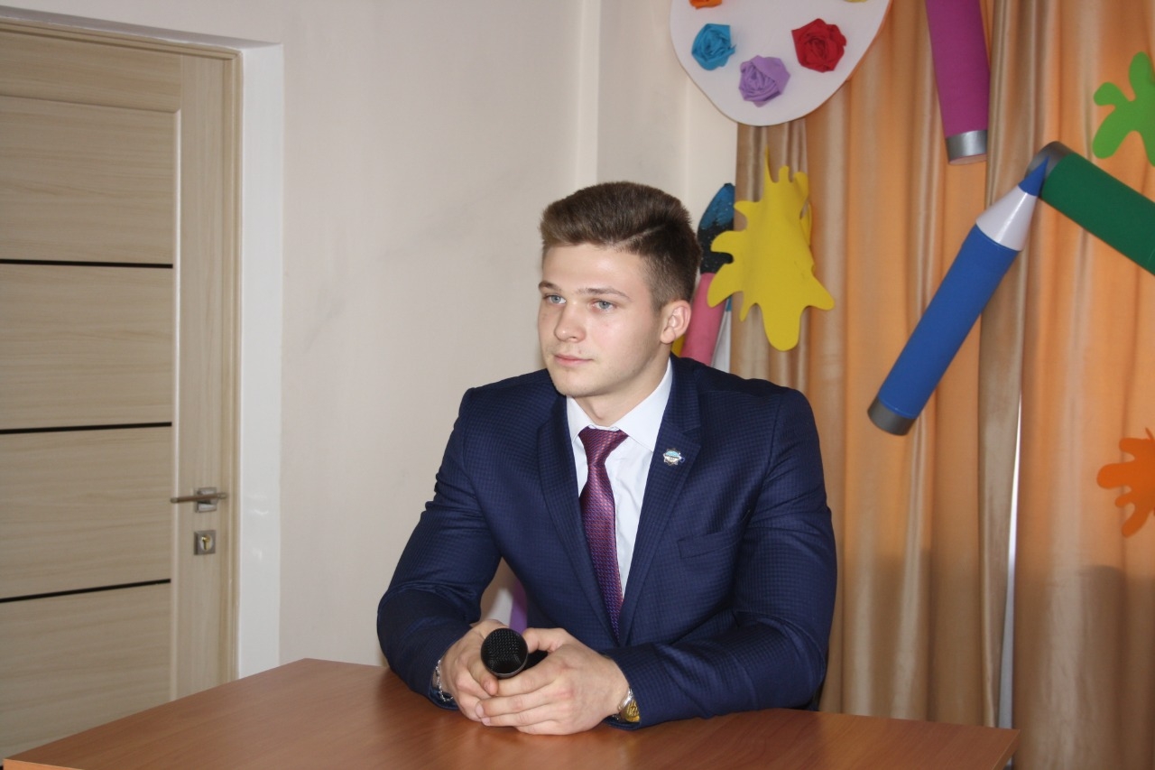 قاراعاندى وبلىسىندا الەم چەمپيونى جاستارمەن كەزدەستى