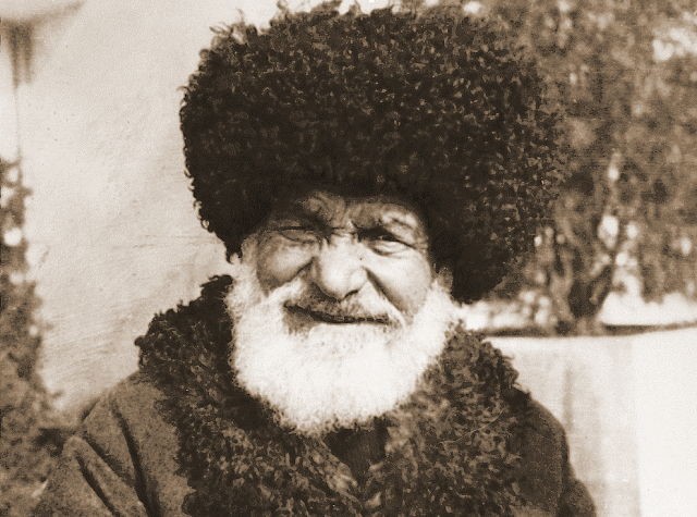 بالقار حالقىنىڭ  ۇلى اقىنى – كيازيم مەچيەۆ