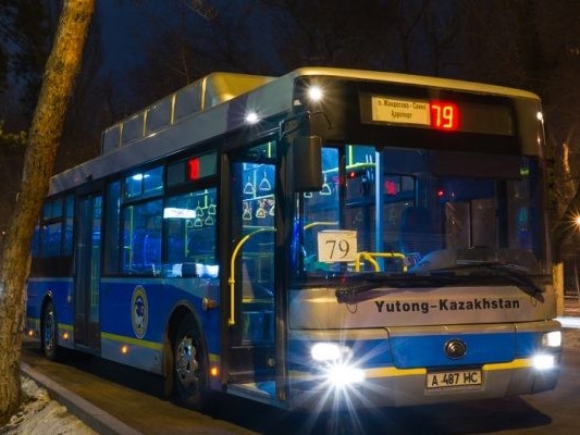 الماتىدا ازىرگە قوعامدىق كولىكتە جول اقىسى كوتەرىلمەيدى