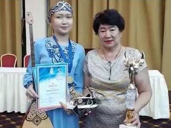 سولتۇستىك قازاقستاننىڭ دومبىراشىلار ءانسامبلى حالىقارالىق بايقاۋدا گران پري جەڭىپ الدى