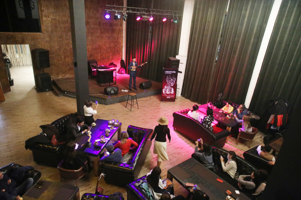 قاراشاداعى قوڭىر ولەڭ