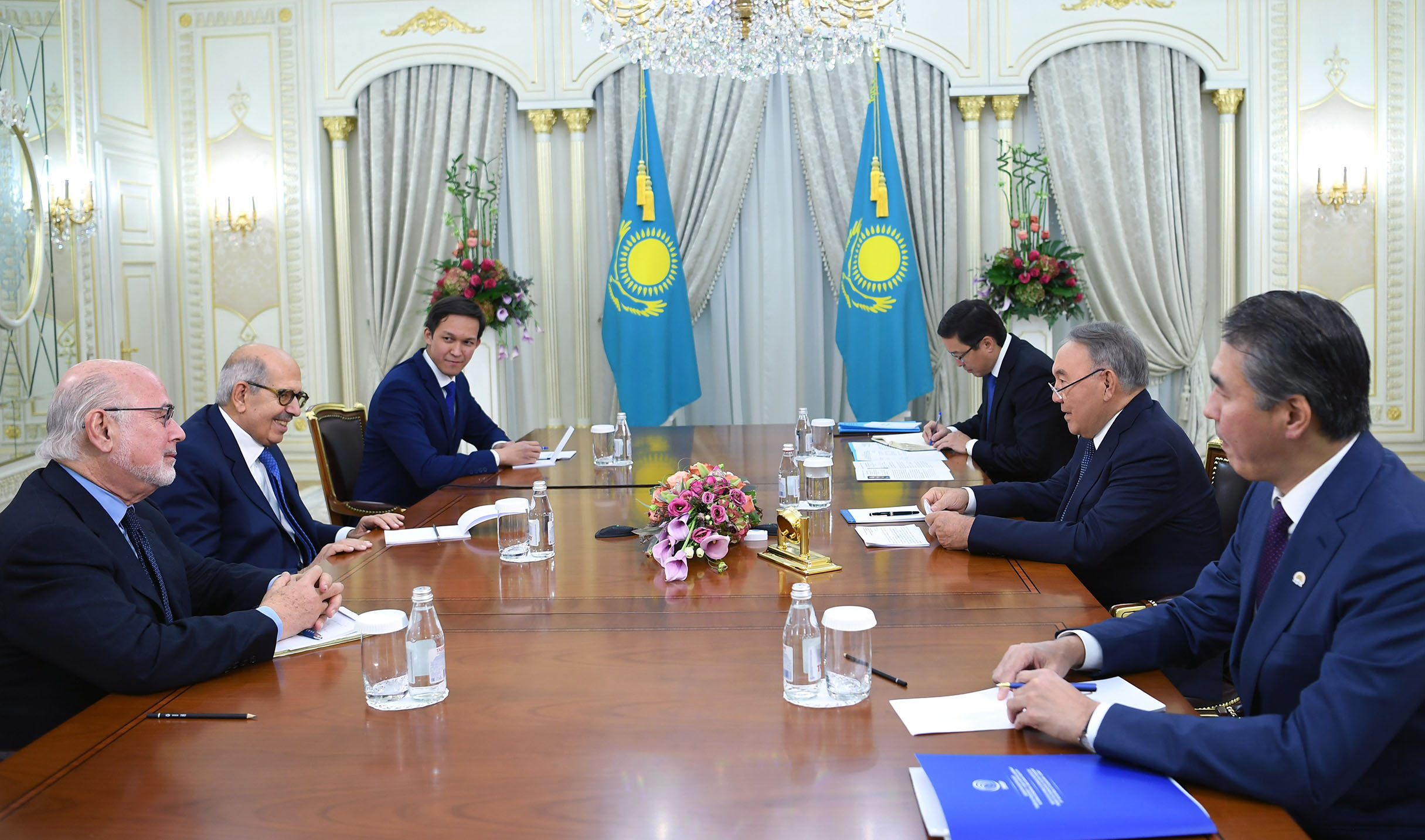 «استانا كلۋ­ب» وتىرىسى اياسىنداعى كەزدەسۋلەر