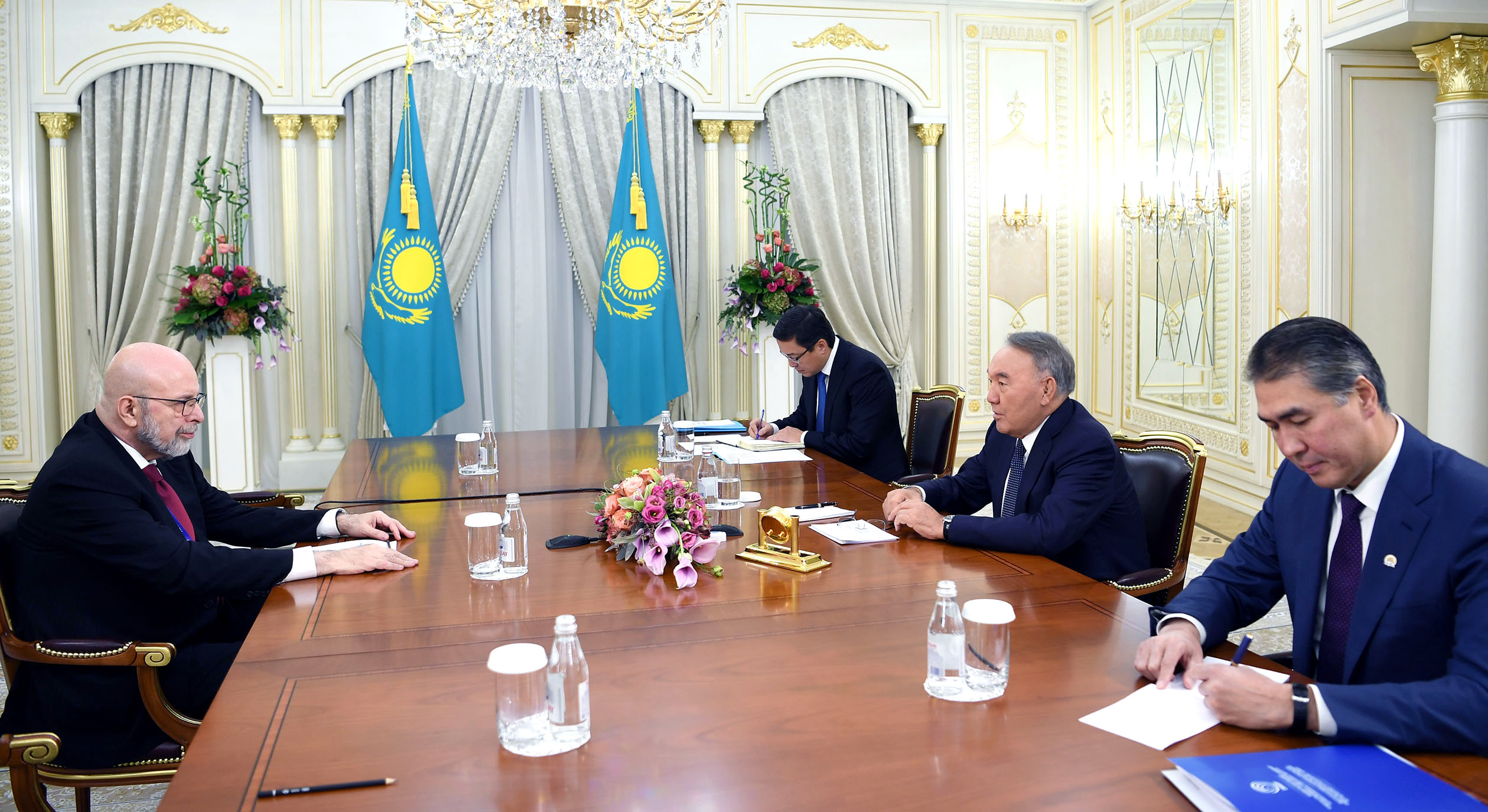 جاھاندىق ۇنقاتىسۋ  ءىس-شارالارىن تالقىلادى