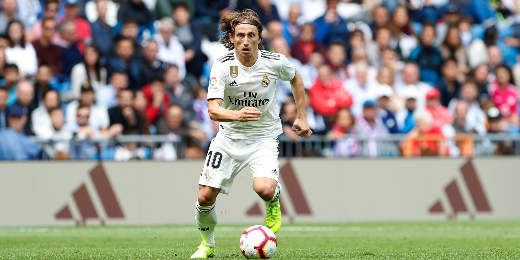 فۋتبول: لۋكا مودريچ Golden Foot سىيلىعىن يەلەندى