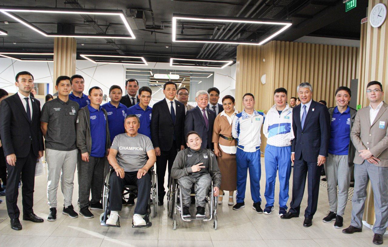 بەردىبەك ساپارباەۆ پاراليمپيادا جاتتىعۋ ورتالىعىنىڭ جۇمىسىمەن تانىستى