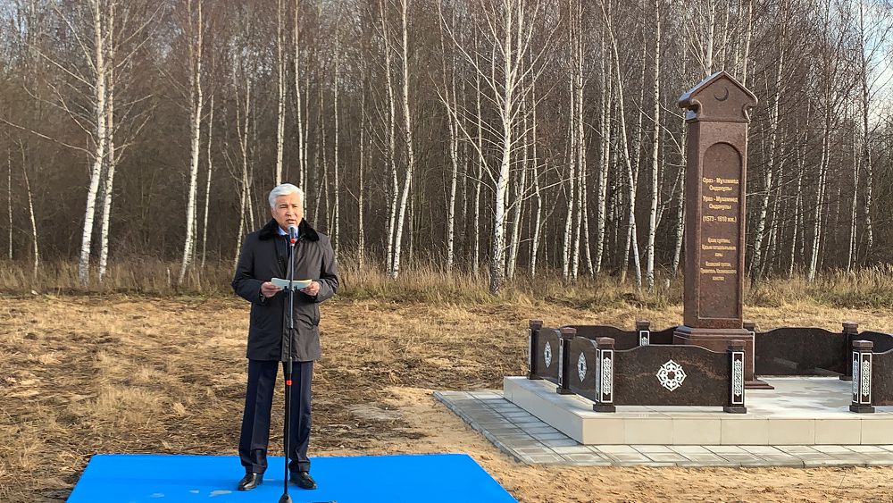 رەسەيدە قازاق سۇلتانى وراز-مۇحاممەدكە ەسكەرتكىش تاقتا ورناتىلدى