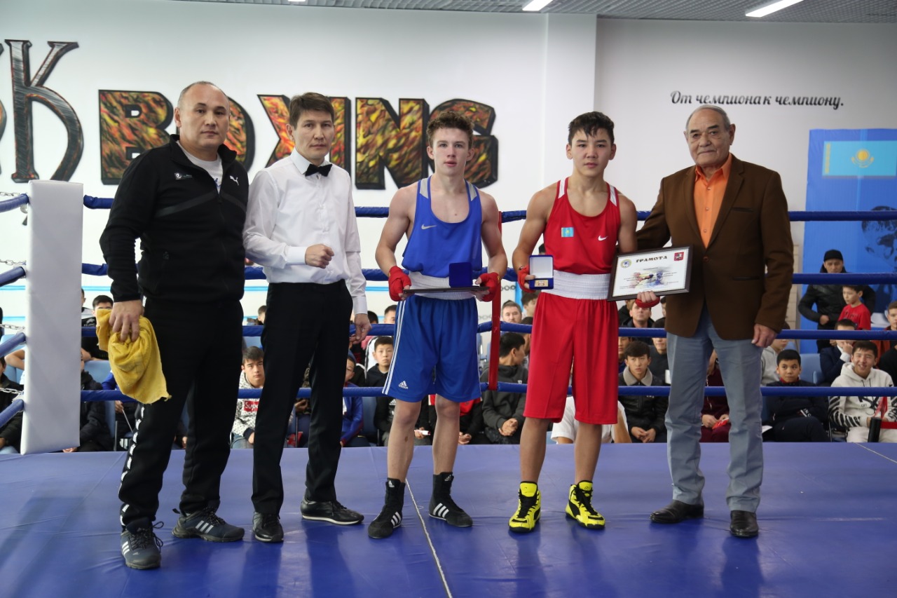 بوكس: الماتى مەن ماسكەۋدىڭ جاس ورەندەرى تەڭ ءتۇستى