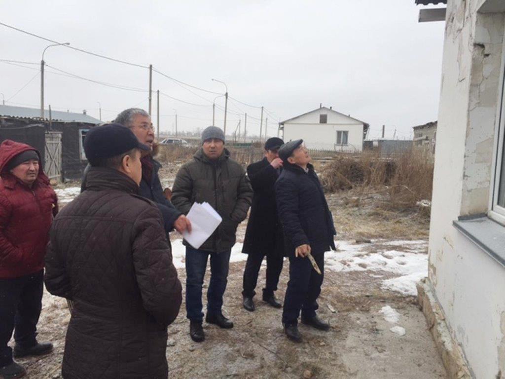 ساپاسىز ۇيلەردىڭ كوبى اپاتتىق جاعدايدا