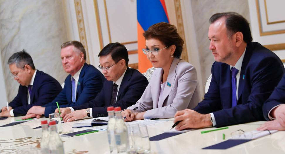 قازاقستان ونىمدەرىن ارمەنياعا ەكسپورتتاۋدى ۇلعايتۋدىڭ كەلەشەگى تالقىلاندى