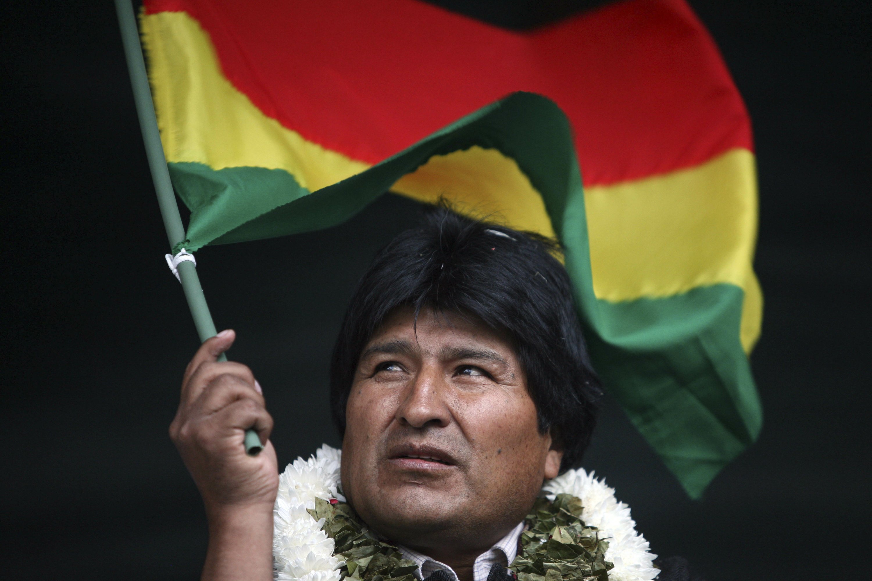 مورالەس بوي تاسالاۋعا ءماجبۇر