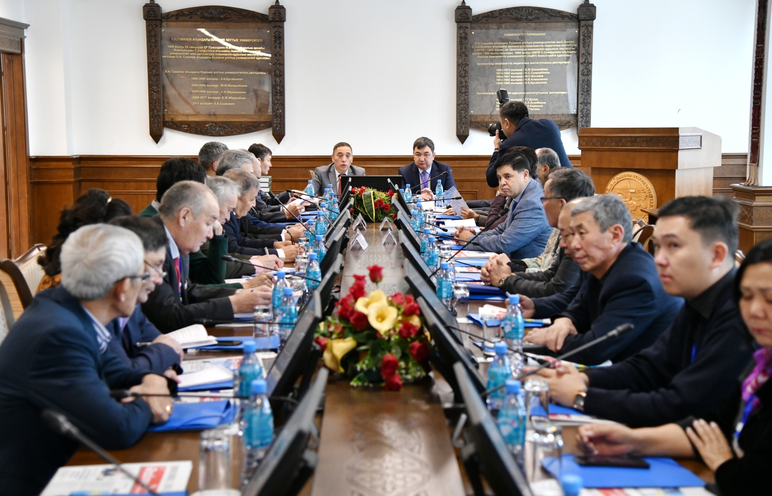 قازاقتىڭ قوعامدىق اكادەمياسىنا اينالدى